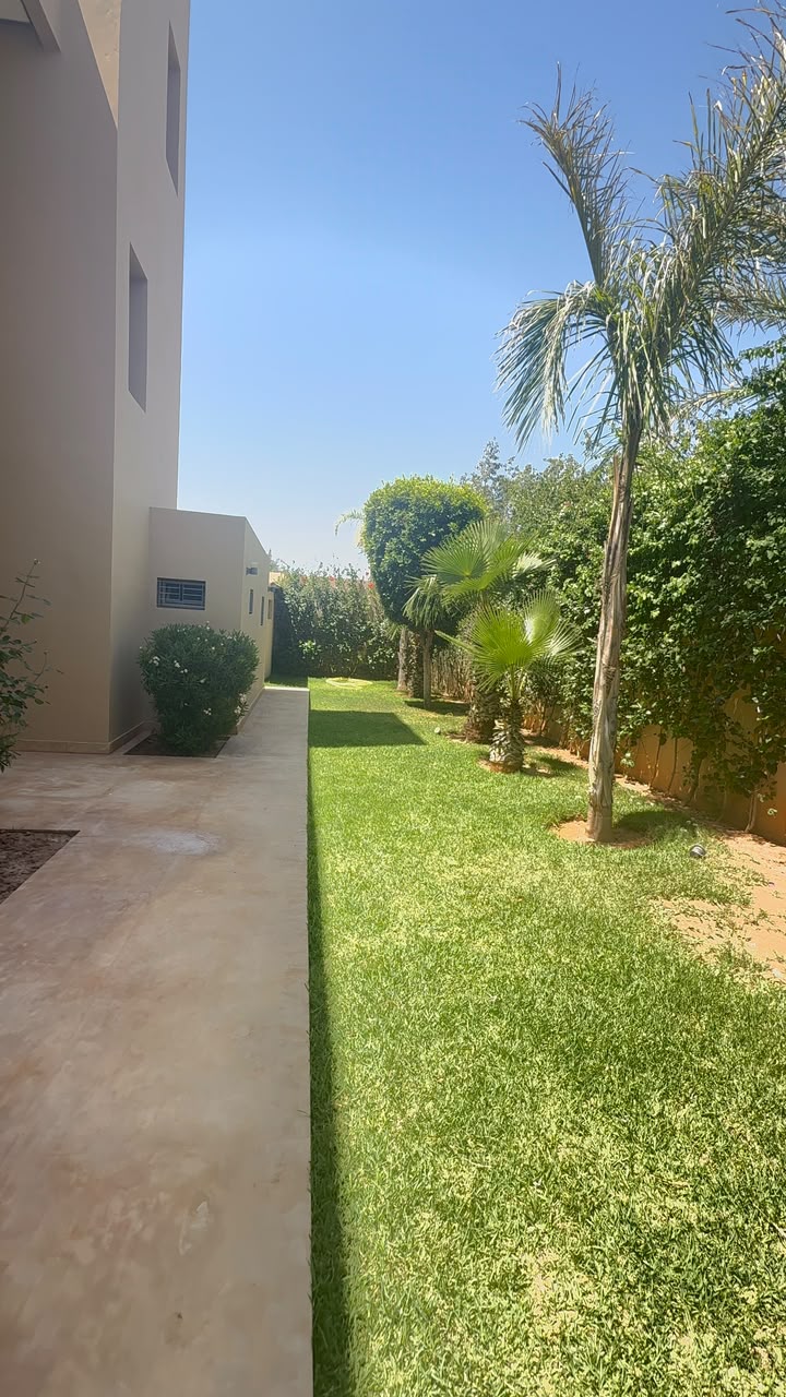 Off-Market Four-Suite Villa near Amelkis Golf - 3