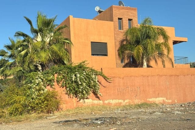 462 m² Dual-Frontage Land near Marrakech Airport - 2
