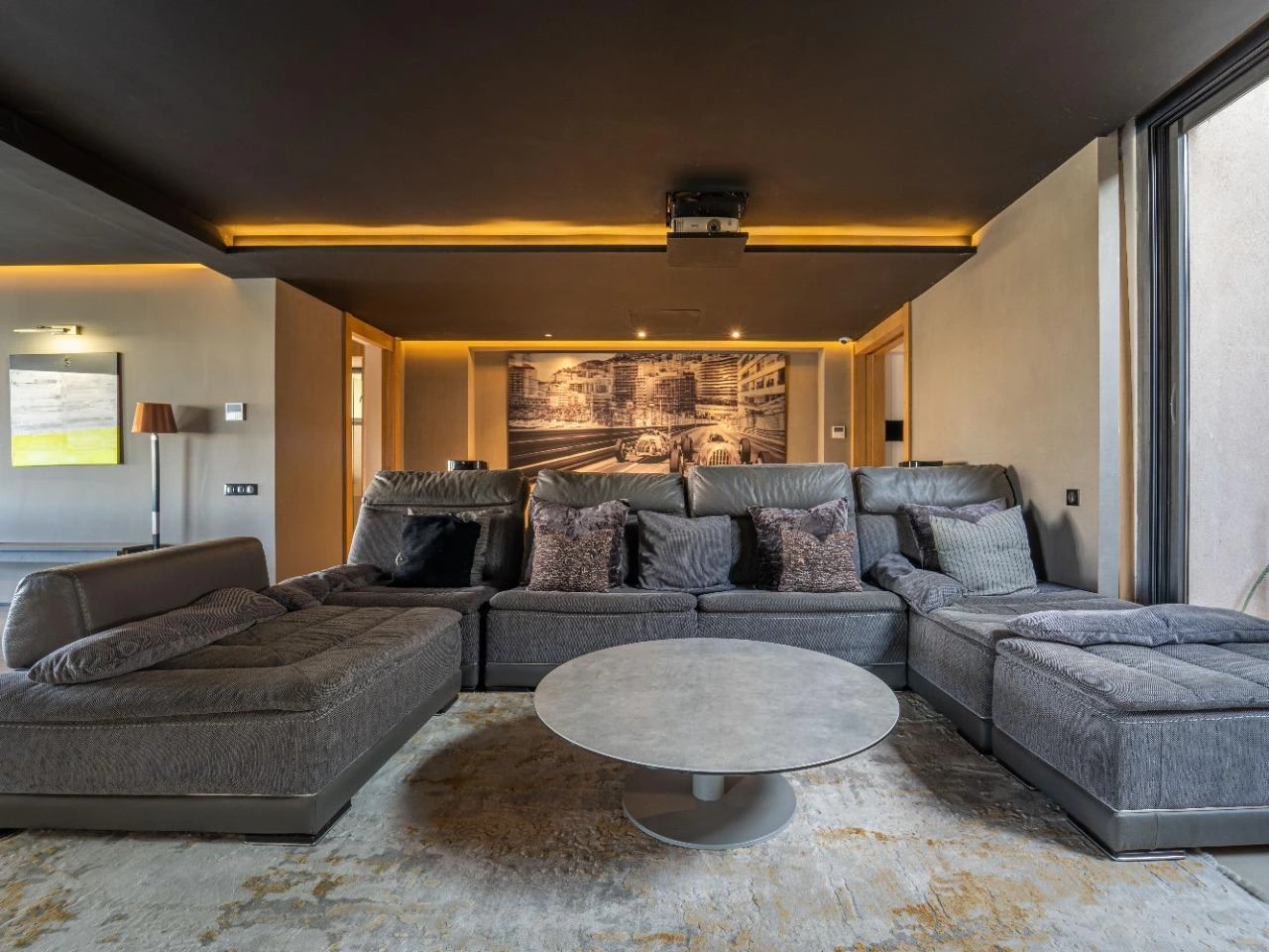 New Six-Bedroom Golf-Front Villa for Rent in Marrakech - 2