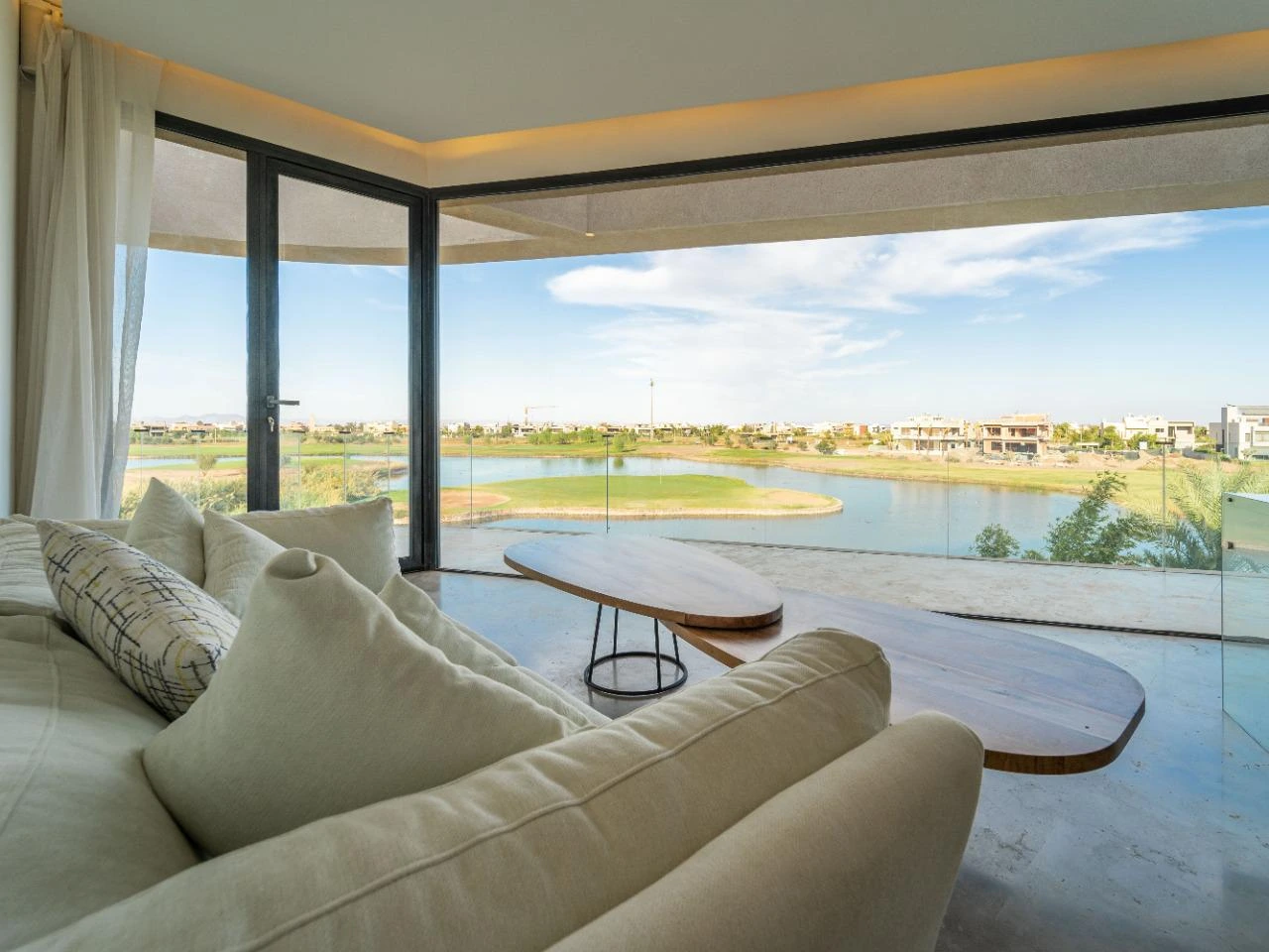 New Six-Bedroom Golf-Front Villa for Rent in Marrakech - 3