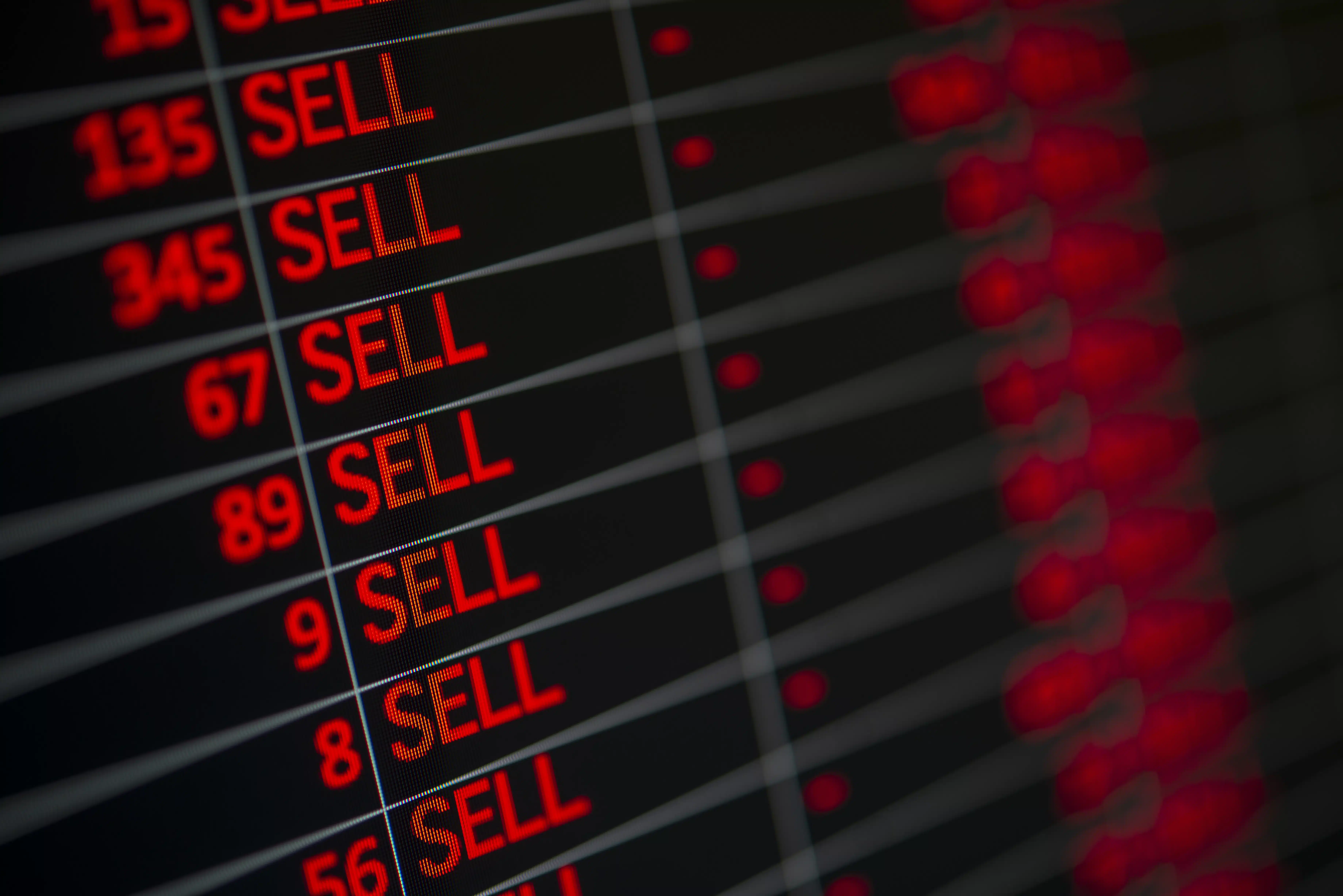 Currency market sell-off highlighting euro to dirham exchange volatility.